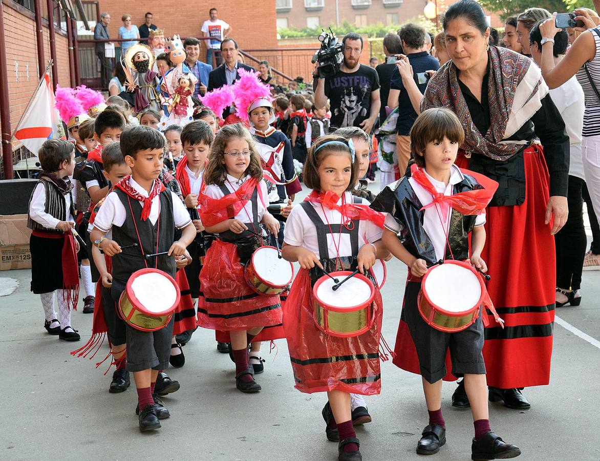 Los alumnos de Jesuitas recrean las Fiestas de San Bernabé