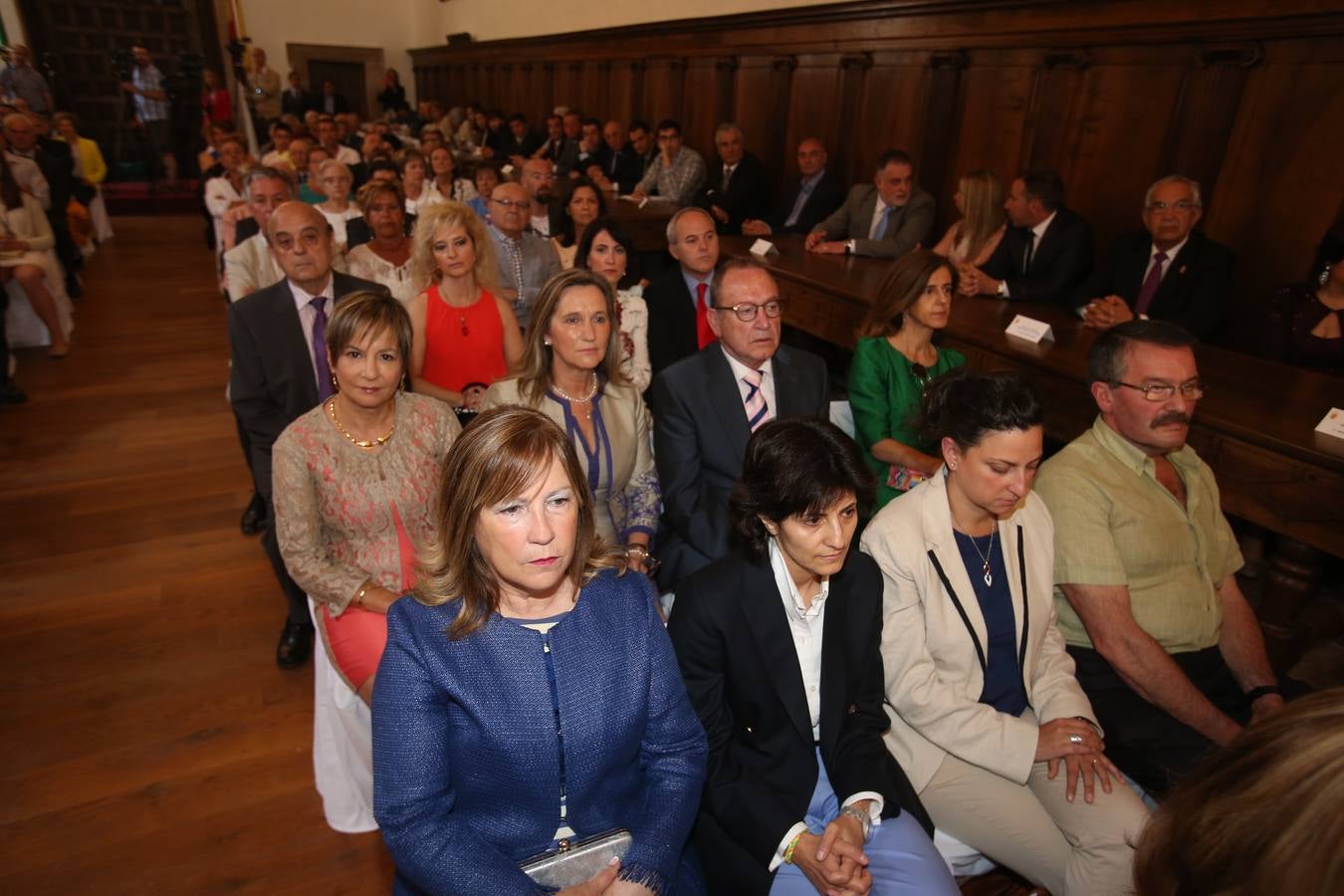 Los asistentes a la entrega de las Medallas de La Rioja