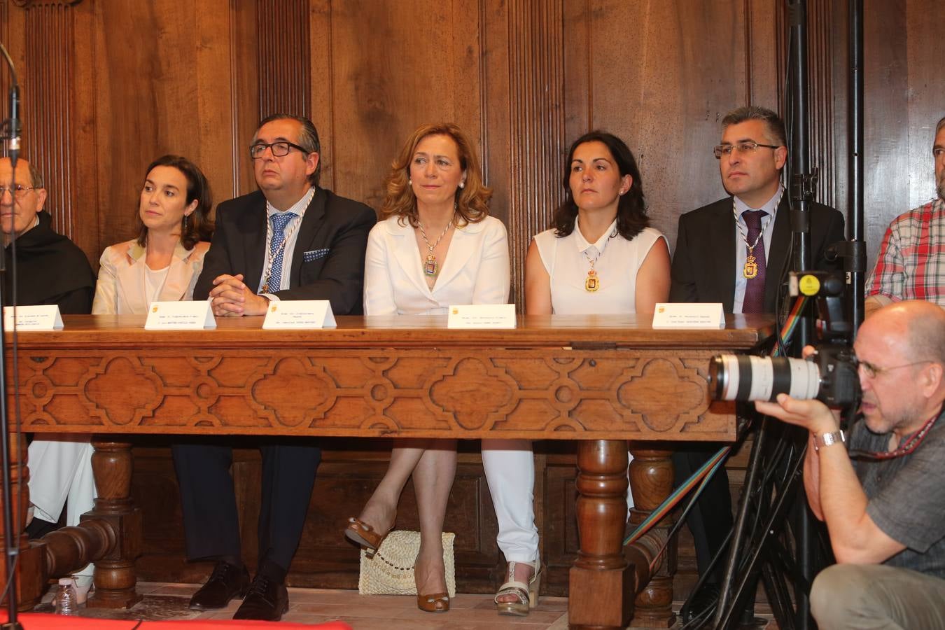 Los asistentes a la entrega de las Medallas de La Rioja