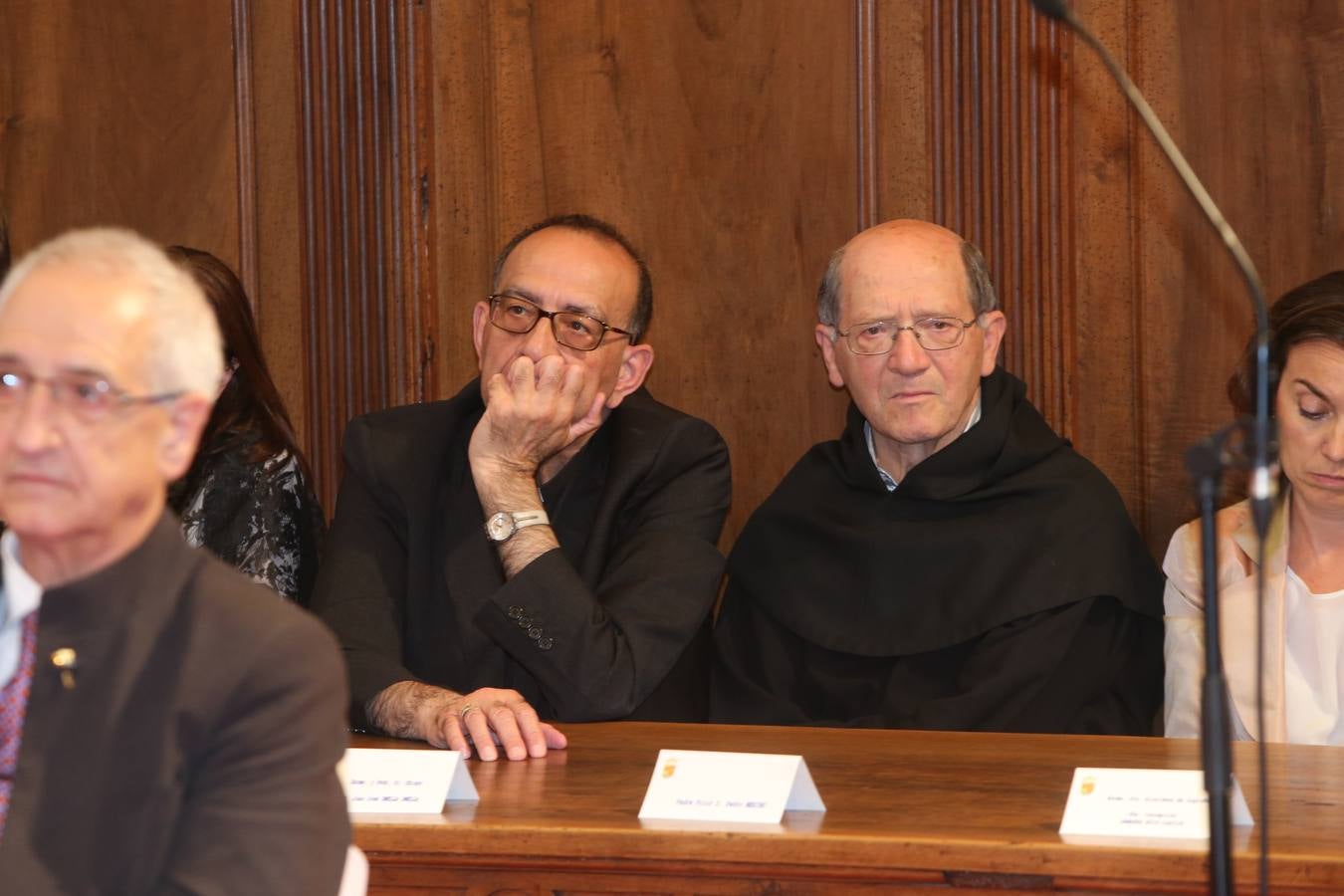 Los asistentes a la entrega de las Medallas de La Rioja