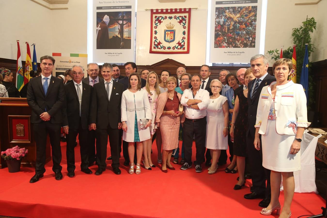 La llegada, el ambiente y las fotos de antes y de después de la entrega de las Medallas de La Rioja (I)