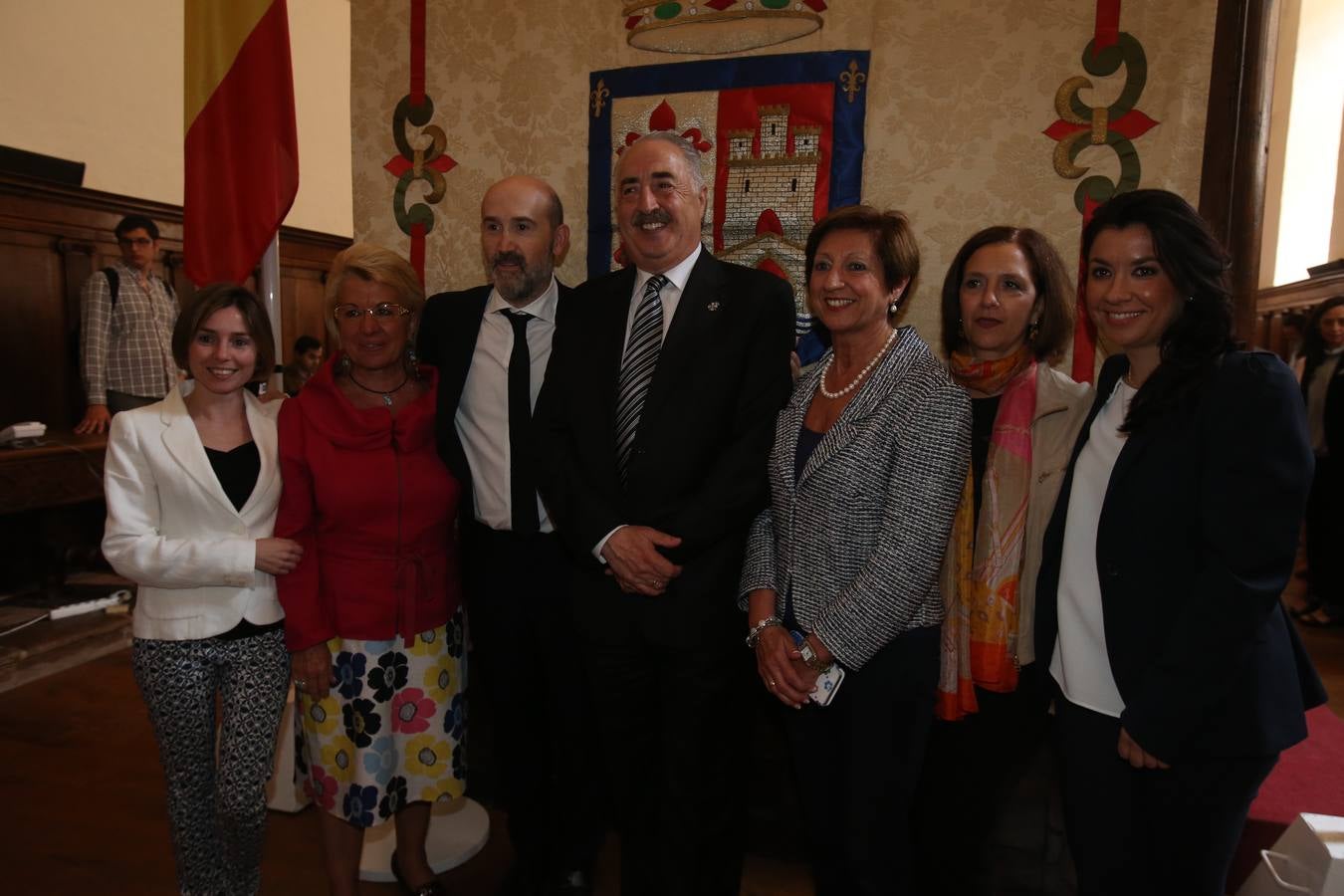 La llegada, el ambiente y las fotos de antes y de después de la entrega de las Medallas de La Rioja (I)