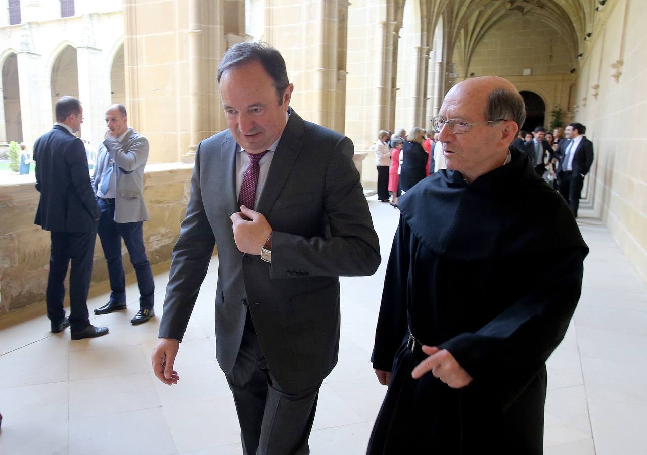 La llegada, el ambiente y las fotos de antes y de después de la entrega de las Medallas de La Rioja (I)