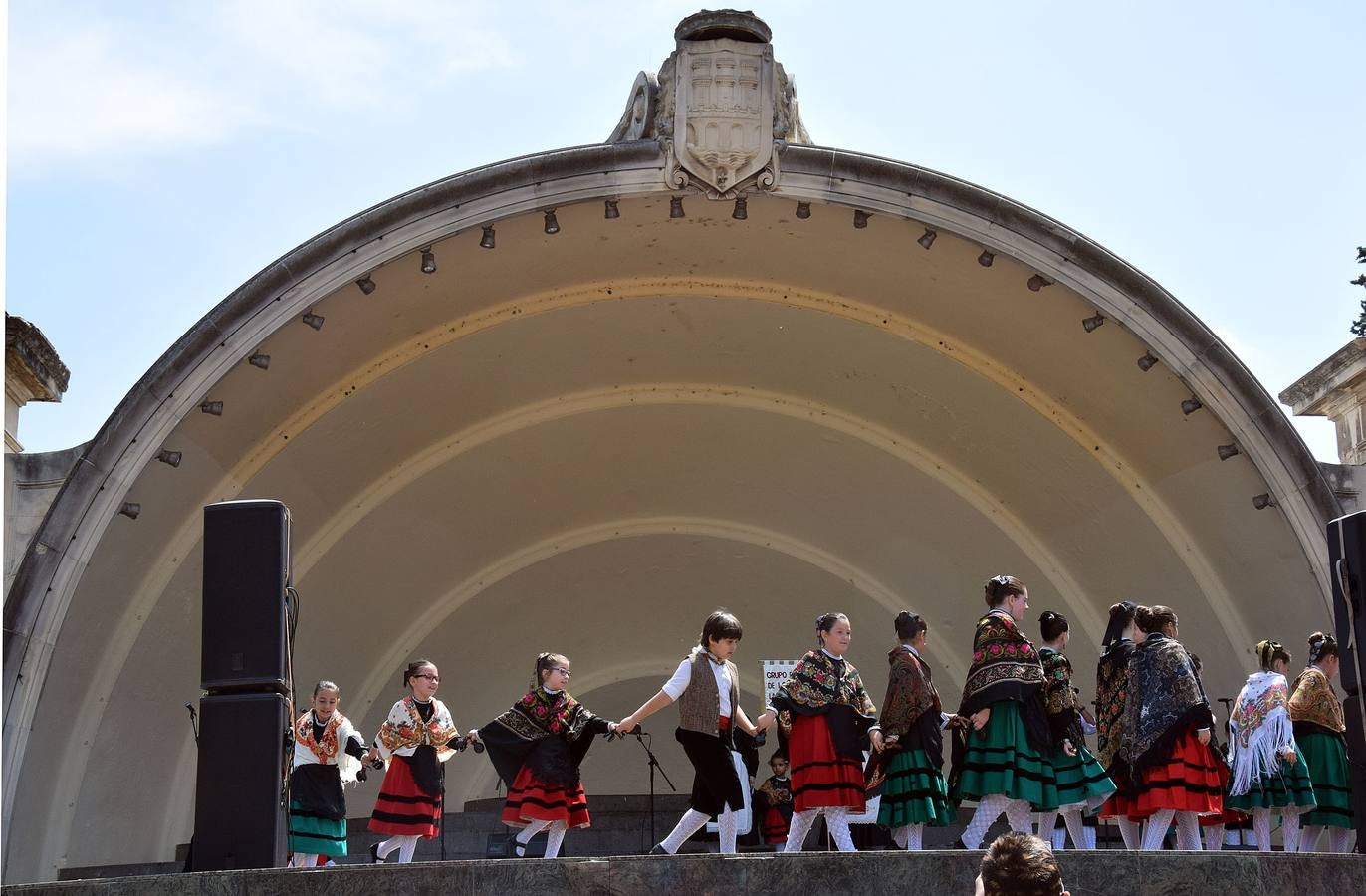 Festival floclórico infantil en El Espolón