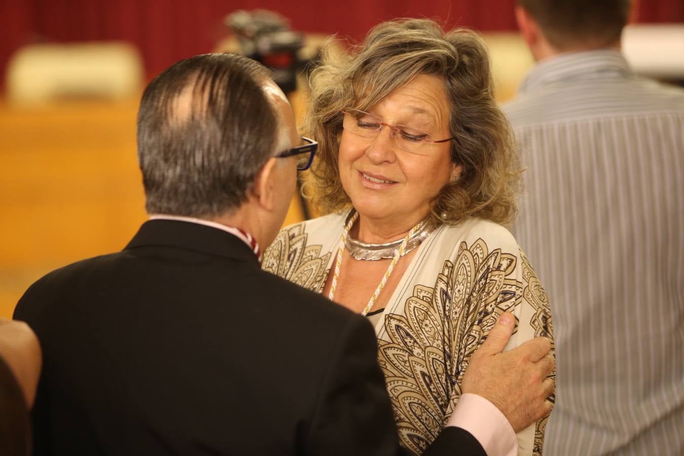 Antonio Pujades, Eugenio de La Riva y Fernando Reinares reciben las Insignias de San Bernabé