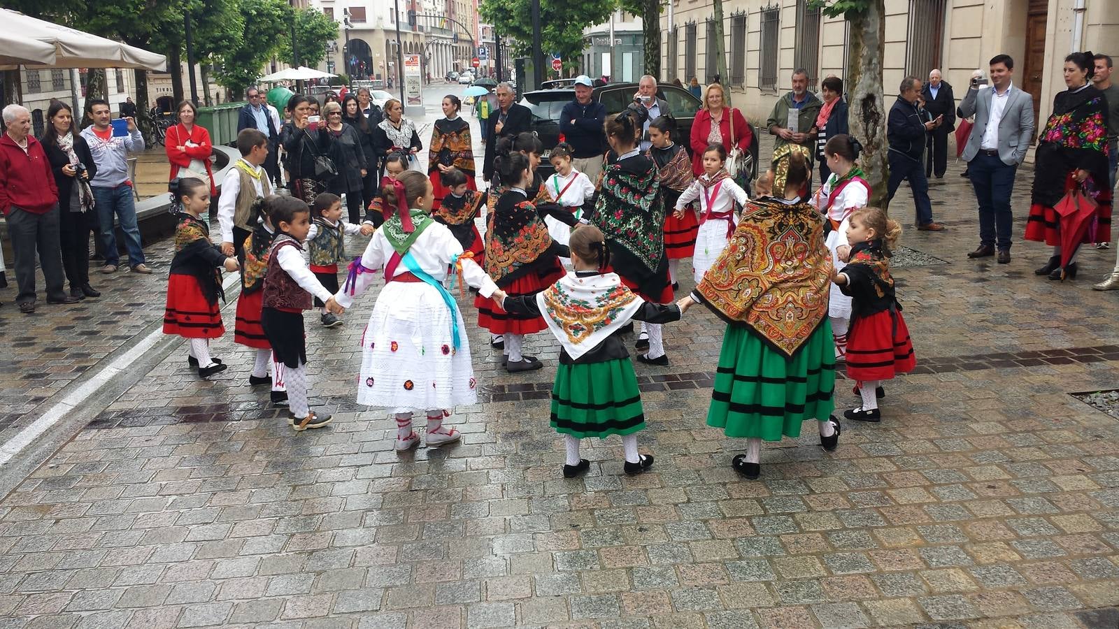 Danzas en Bretón por San Bernabé