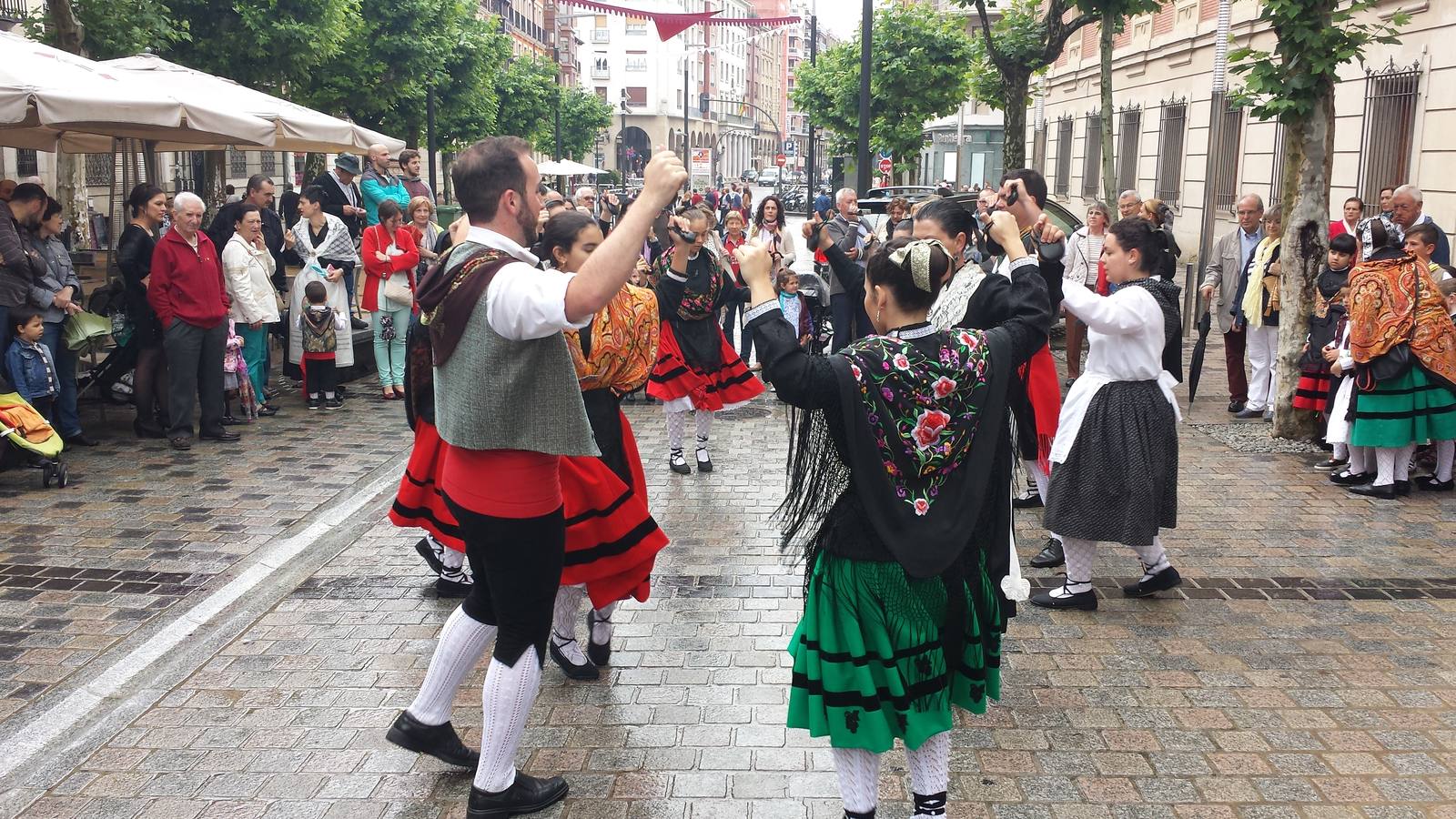 Danzas en Bretón por San Bernabé