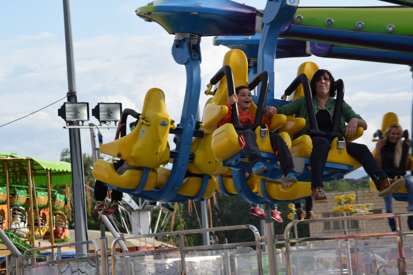 Risas y adrenalina en las barracas