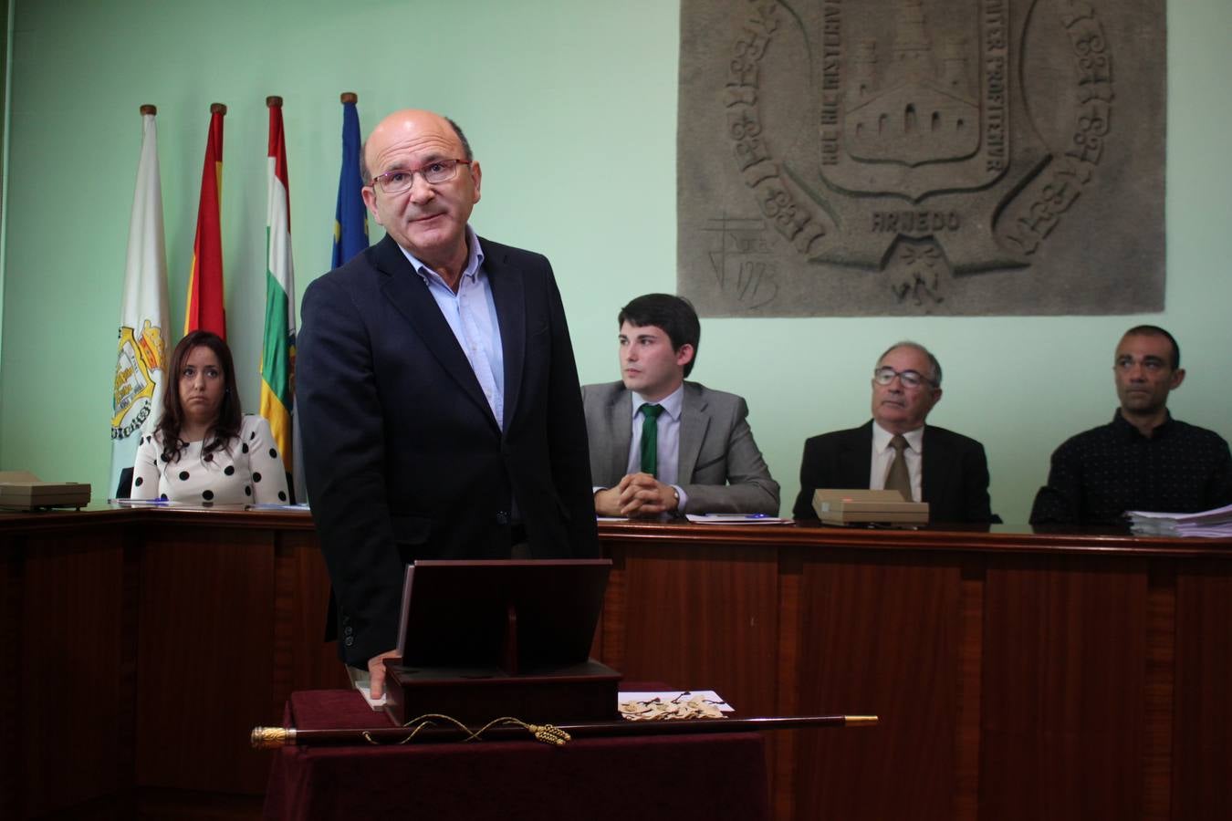 Javier García Ibáñez ya ejerce como alcalde de Arnedo