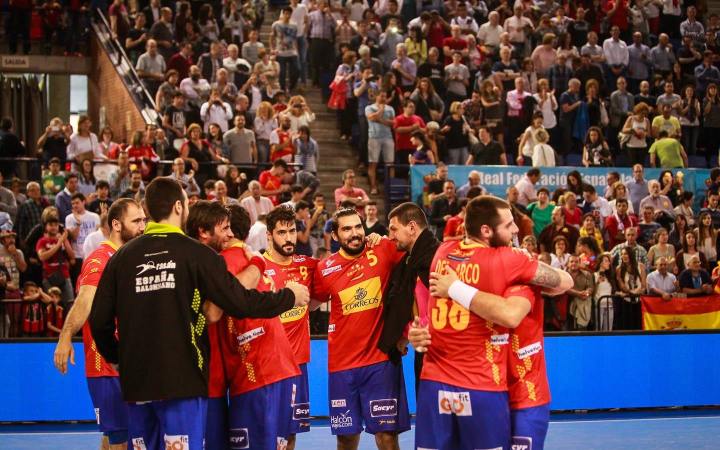 España supera con comodidad a Finlandia (39-16)