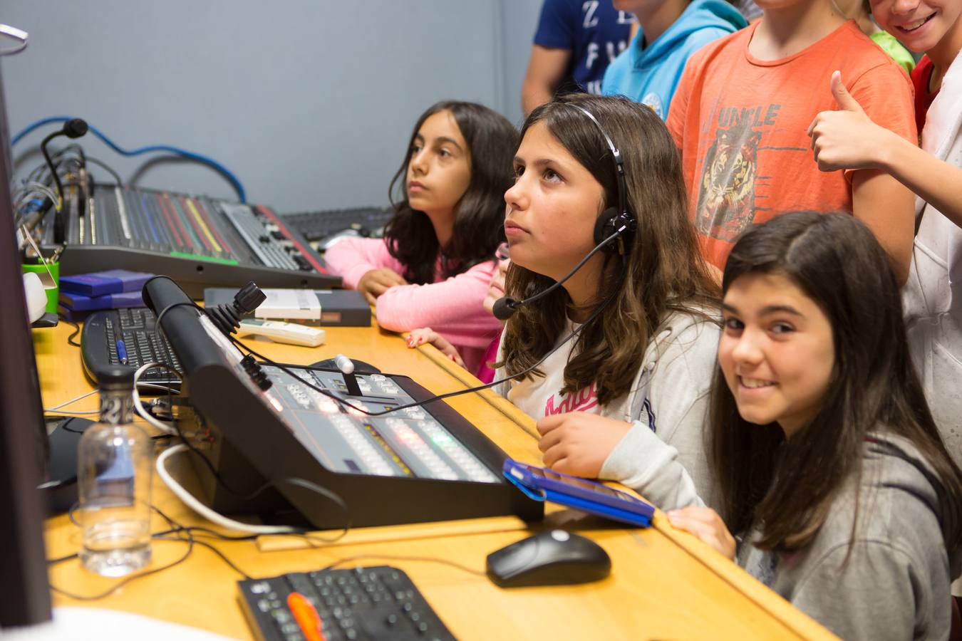 Los alumnos de 6º B del colegio Las Gaunas de Logroño visitan la multimedia de Diario LA RIOJA