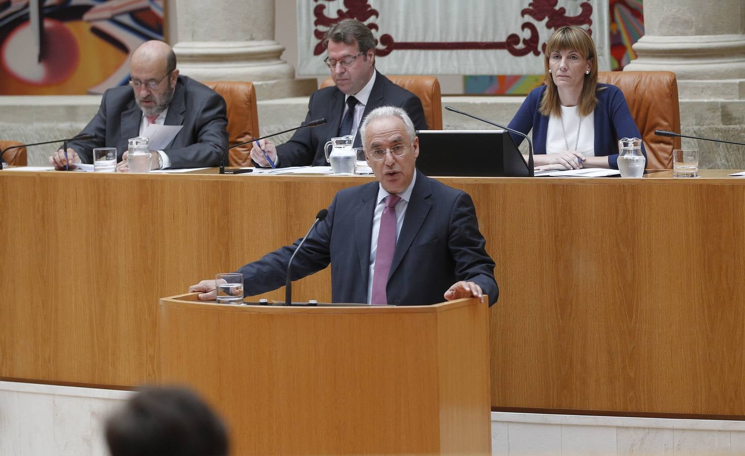 Ceniceros pierde la primera votación en el Parlamento riojano