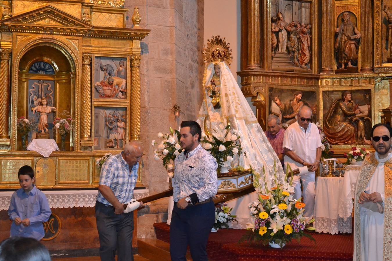 Danza y procesión de la Virgen Blanca en Ventosa