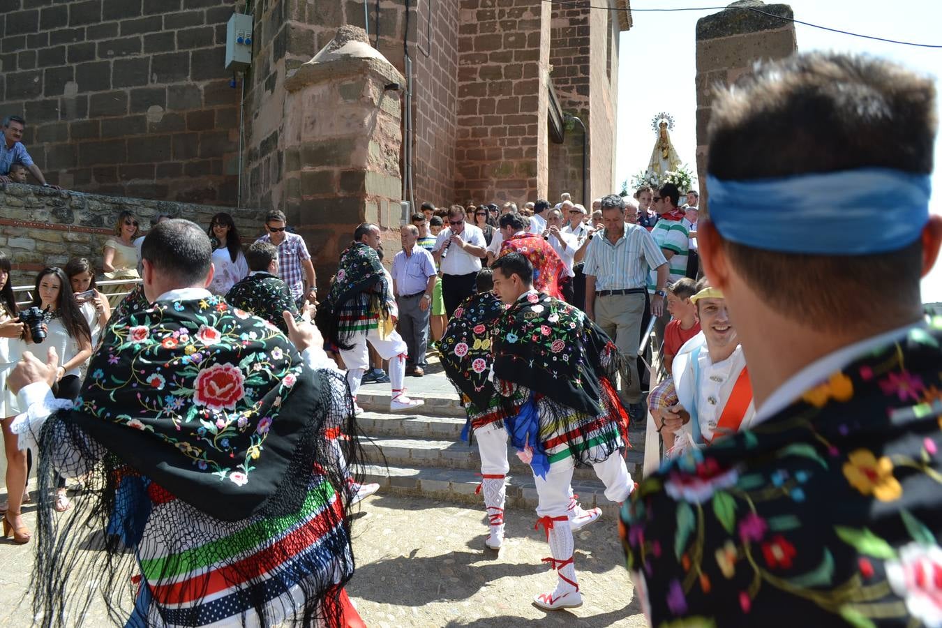 Danza y procesión de la Virgen Blanca en Ventosa