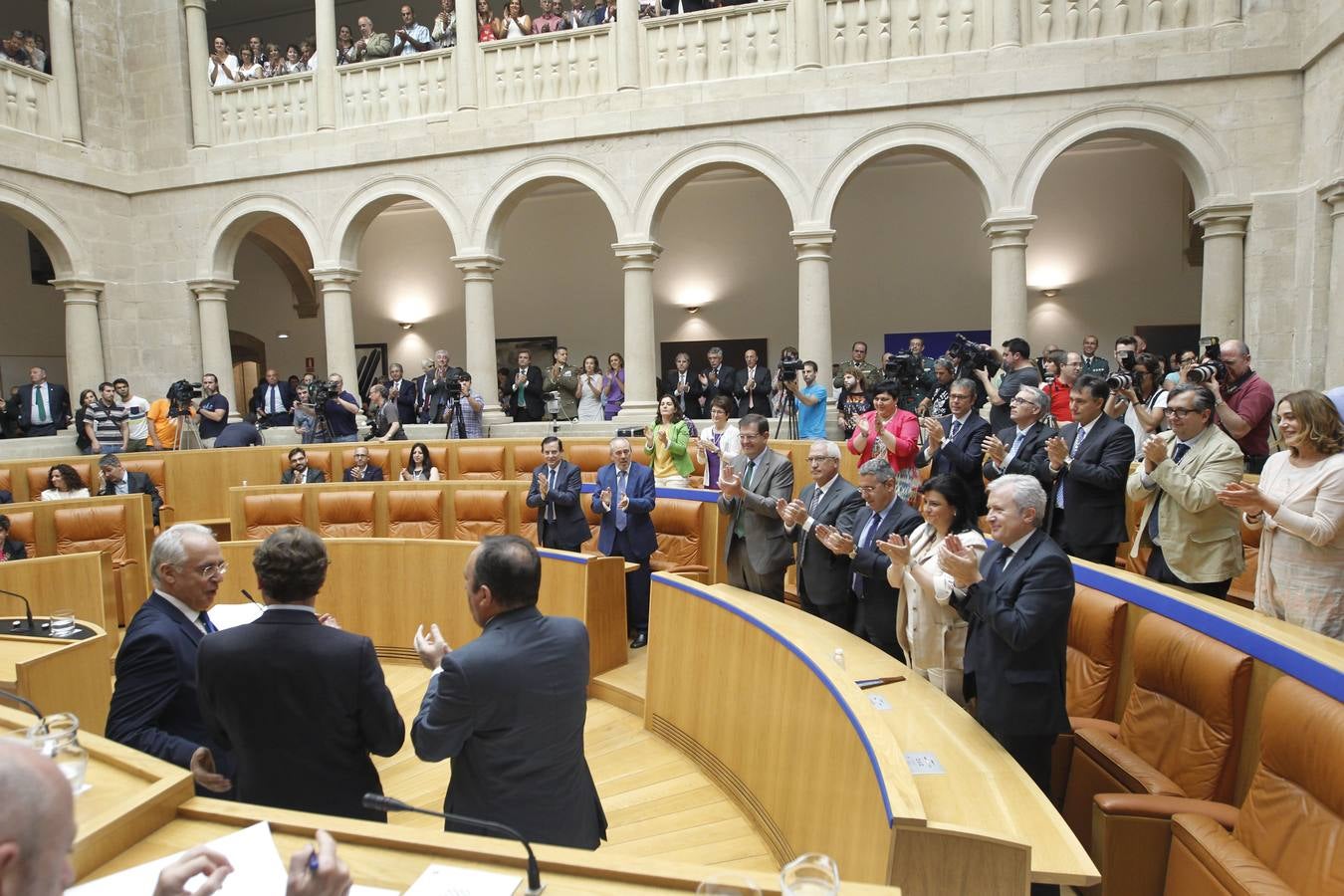 Un día histórico en el Parlamento riojano (II)