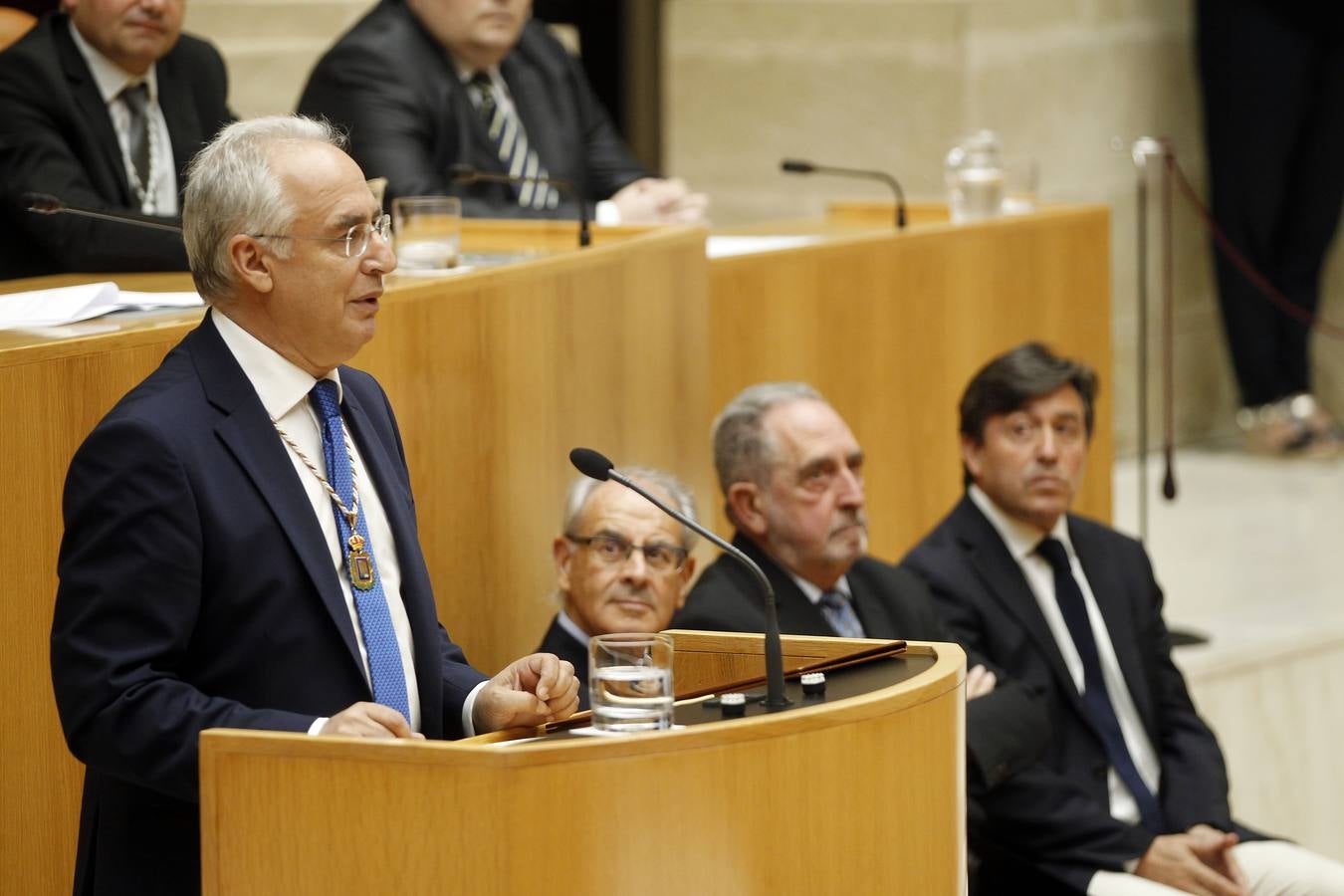 Un día histórico en el Parlamento riojano