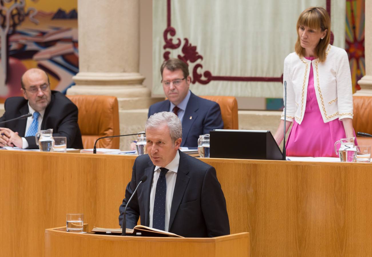 Del Río y Azofra toman posesión de diputados en el Parlamento riojano