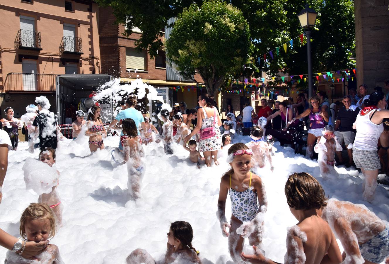 Fiesta de la espuma en El Cortijo