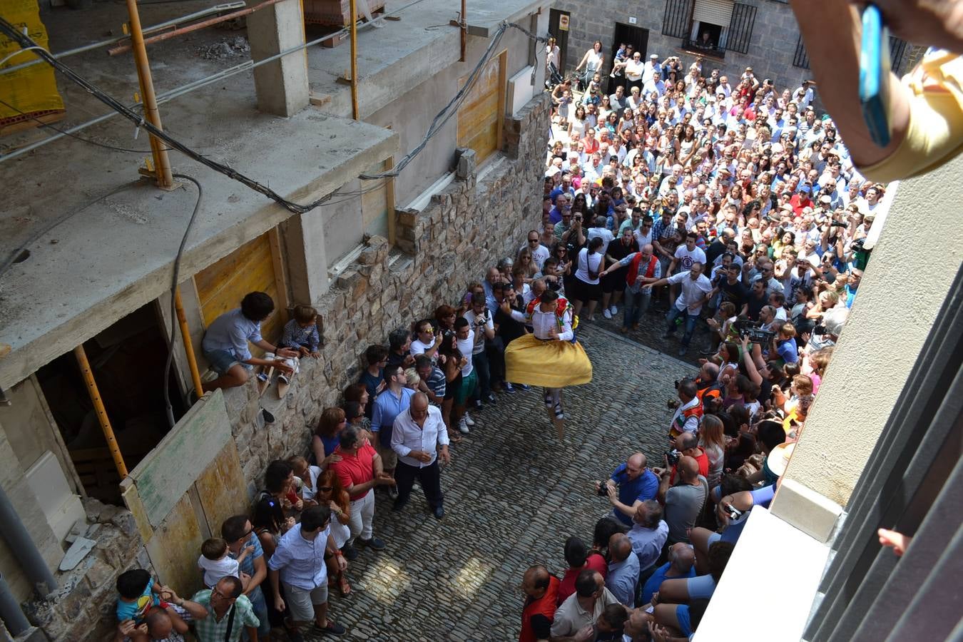 Los danzadores cumplieron con la santa