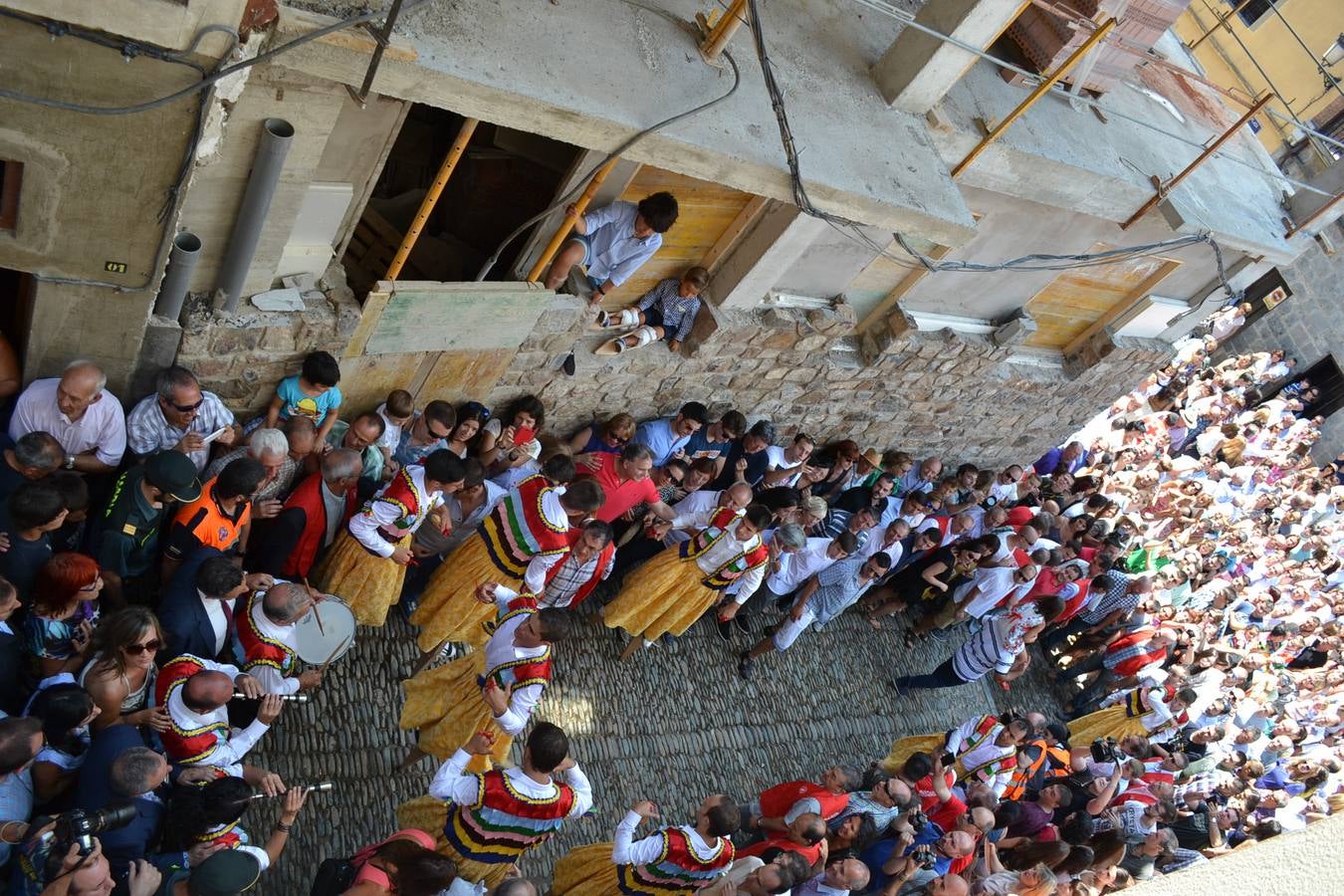 Los danzadores cumplieron con la santa