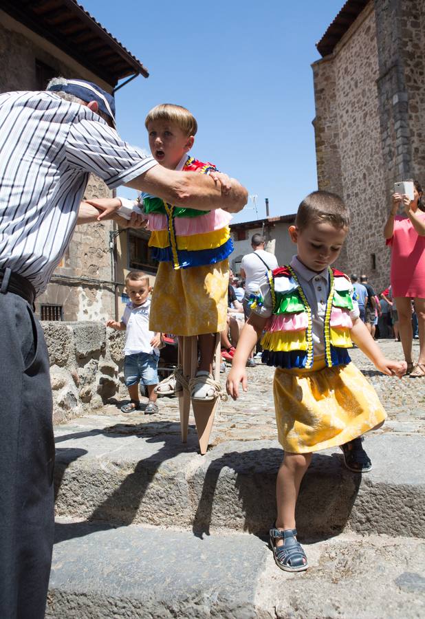 Los danzadores, héroes infantiles