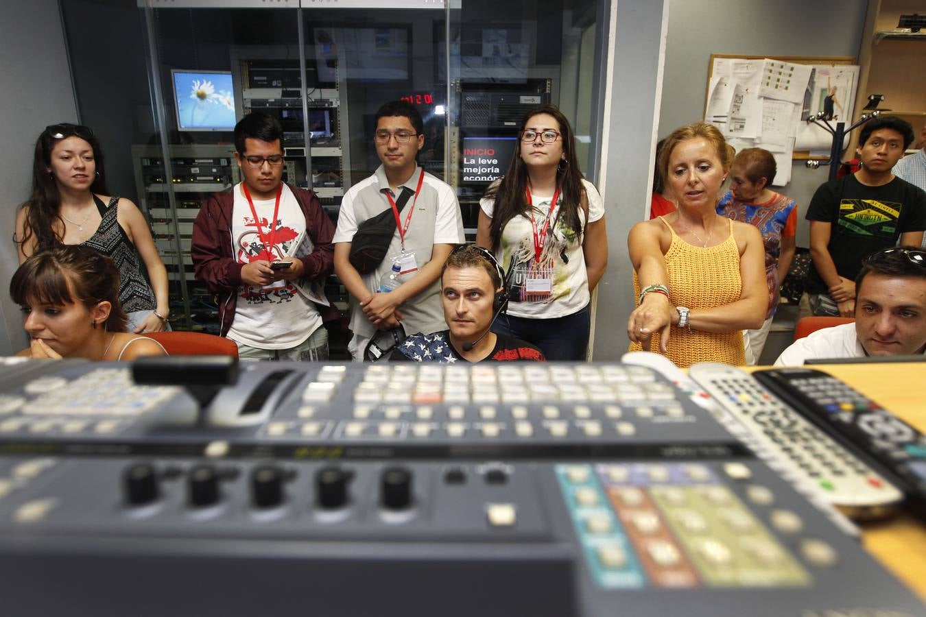 Universitarios peruanos visitan Diario LA RIOJA