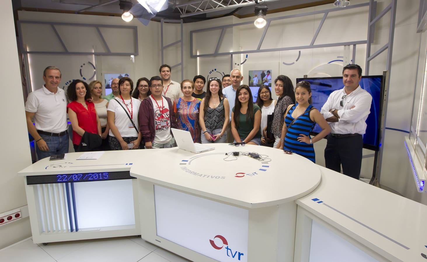 Universitarios peruanos visitan Diario LA RIOJA