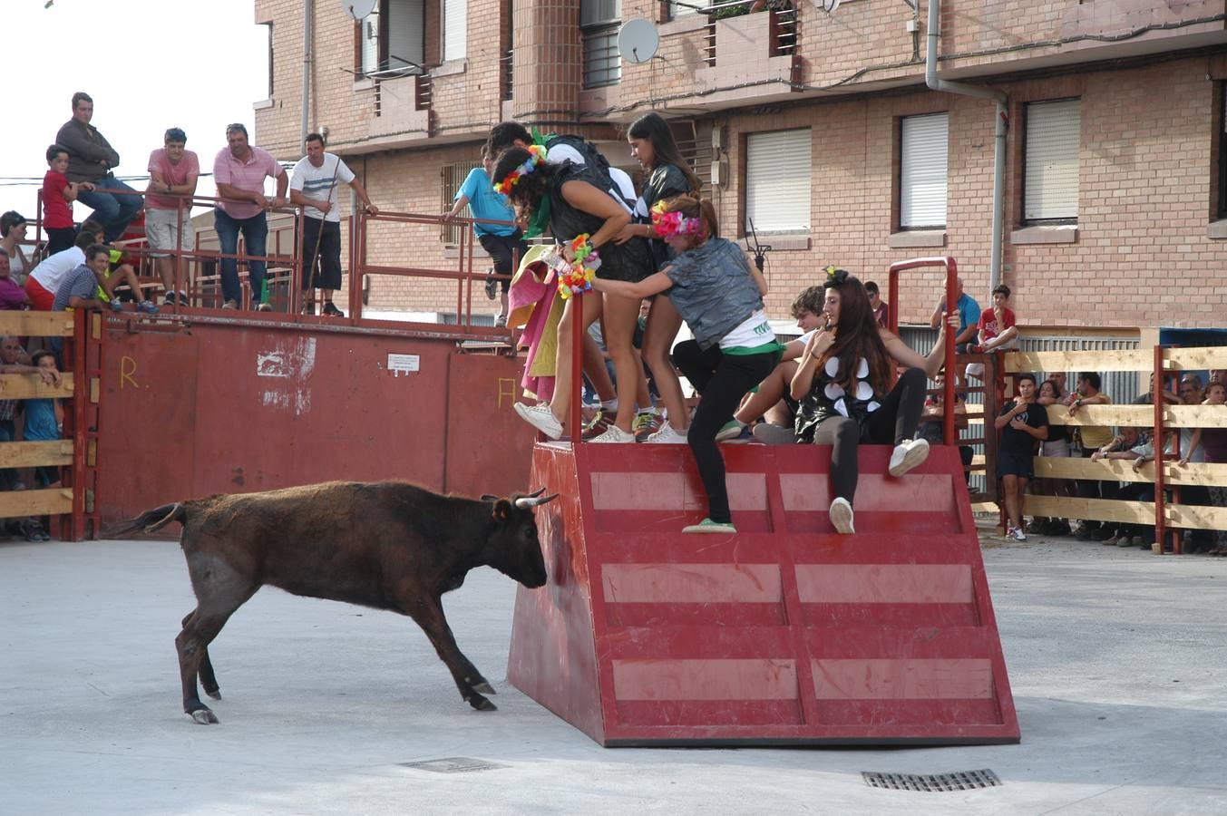 El Día de las Peñas puso fin ayer a las fiestas de Valverde