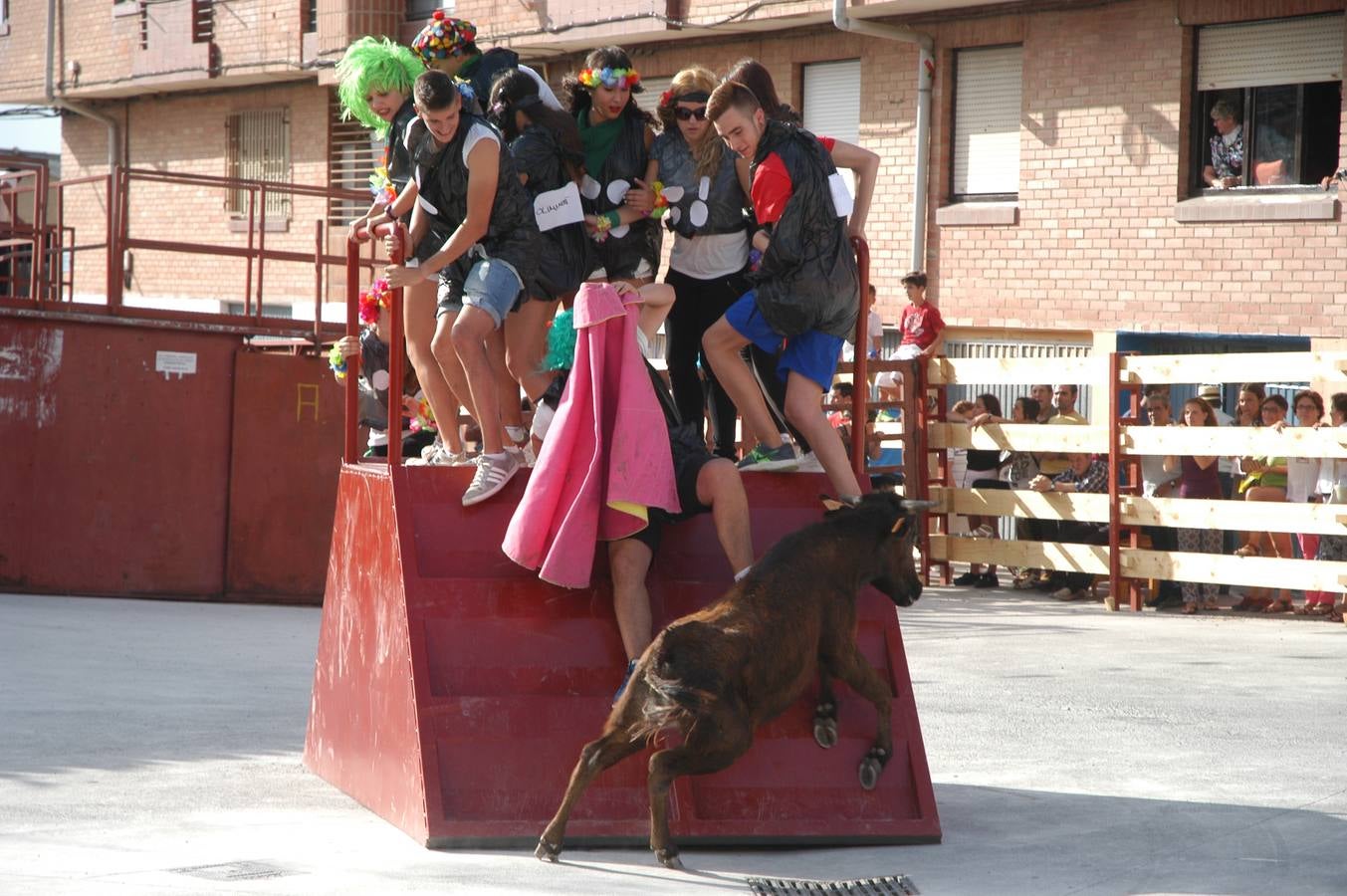 El Día de las Peñas puso fin ayer a las fiestas de Valverde