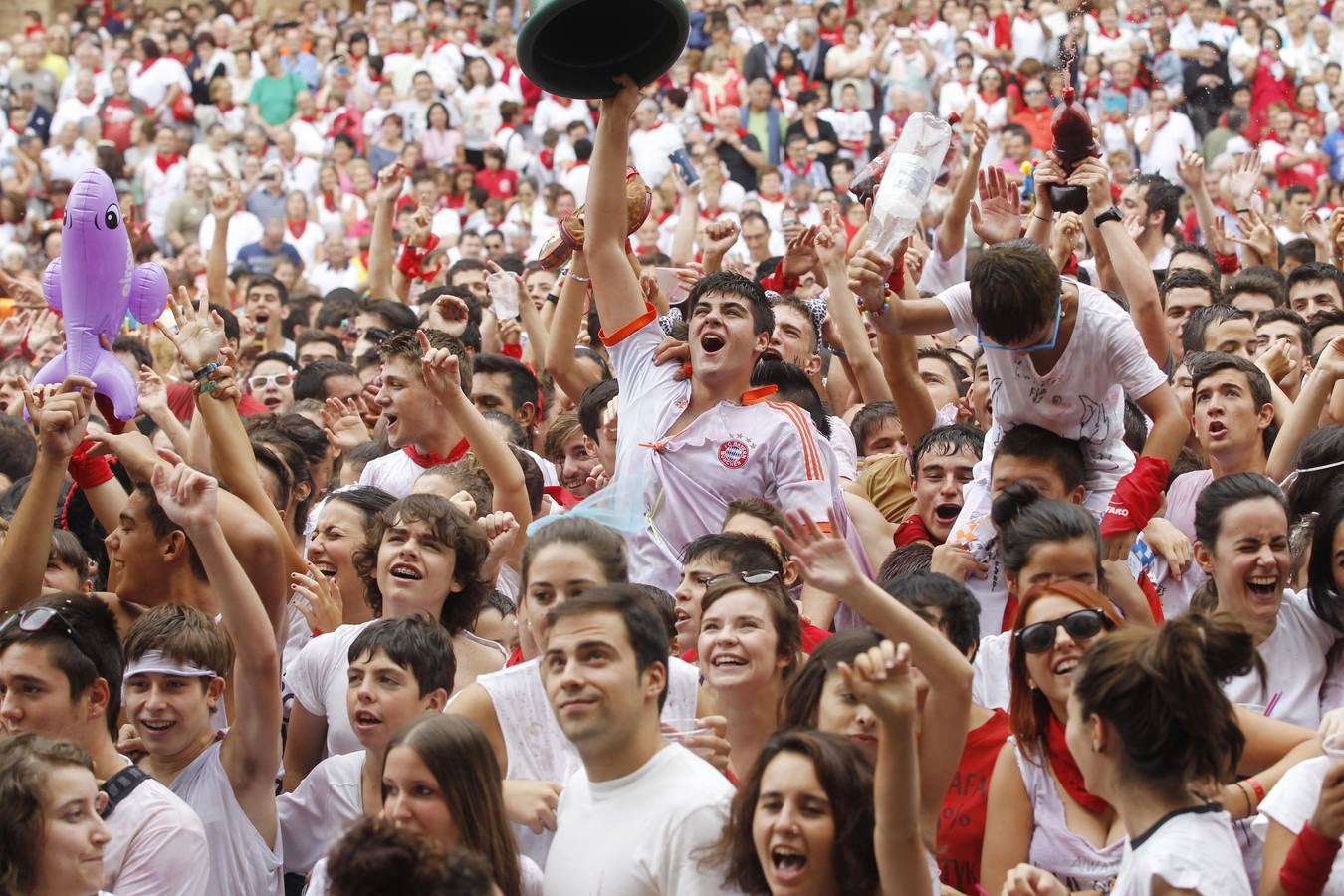 El chupinazo desata la fiesta en Alfaro