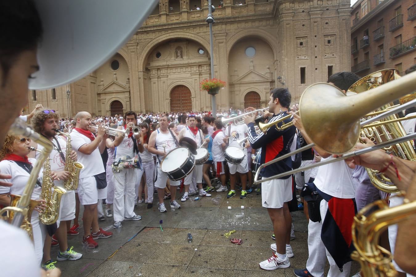 El chupinazo desata la fiesta en Alfaro