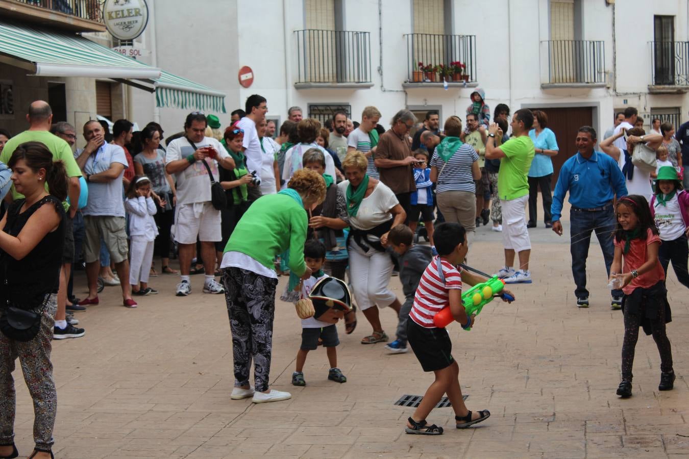 El agua toma las fiestas en Alcanadre