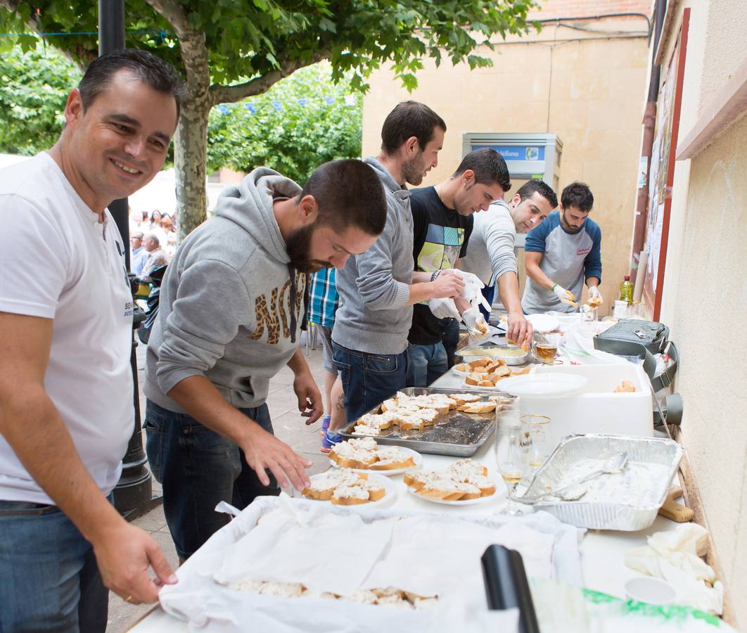 Procesión y degustaciones en Navarrete