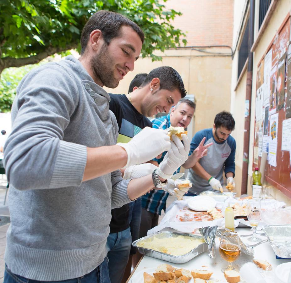 Procesión y degustaciones en Navarrete