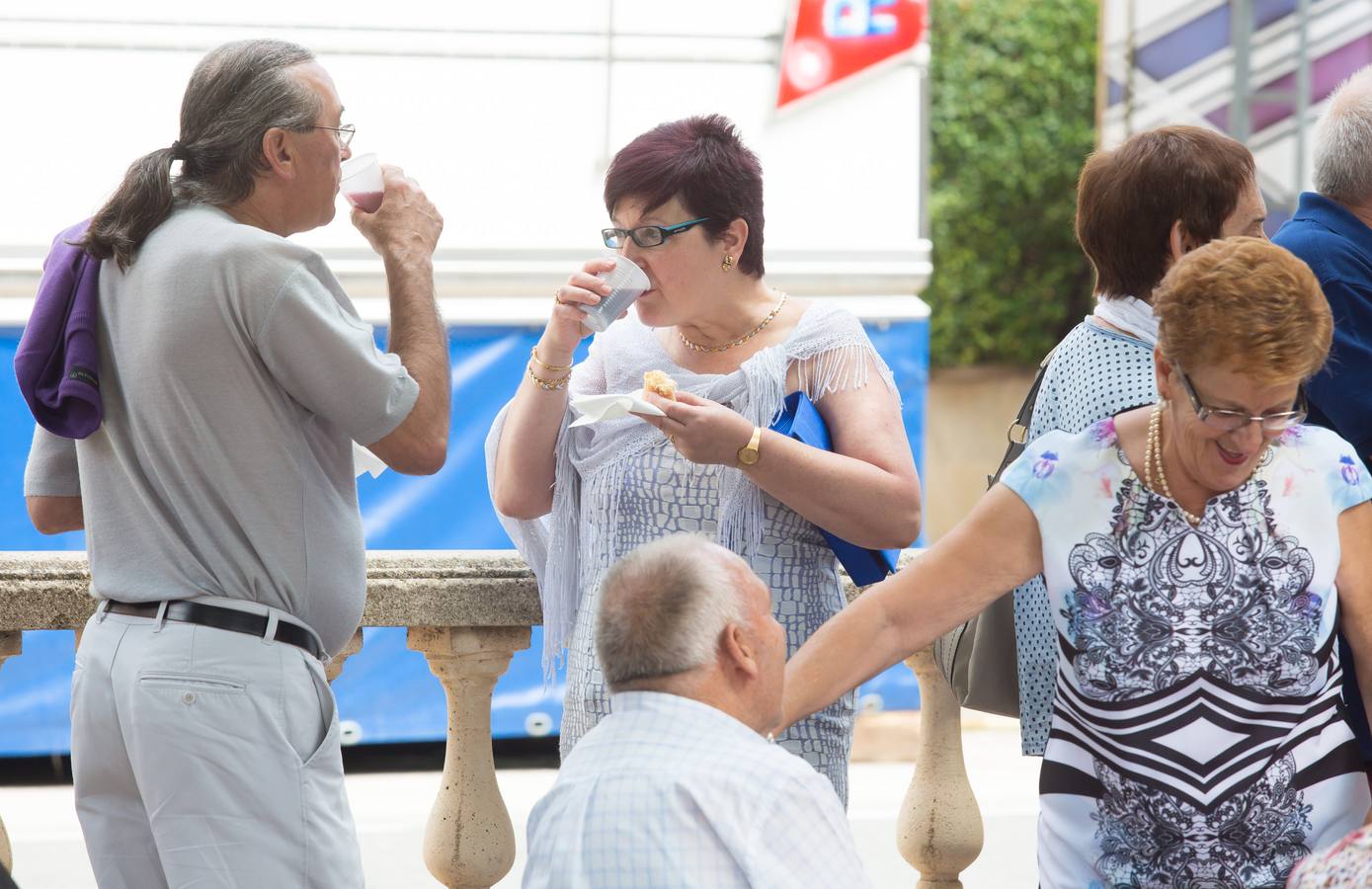 Procesión y degustaciones en Navarrete