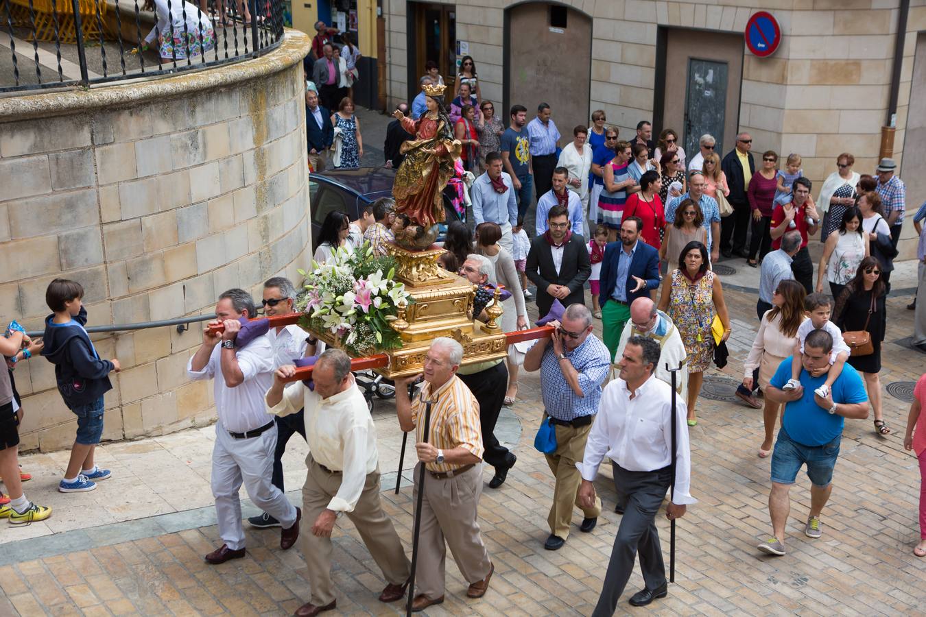 Procesión y degustaciones en Navarrete