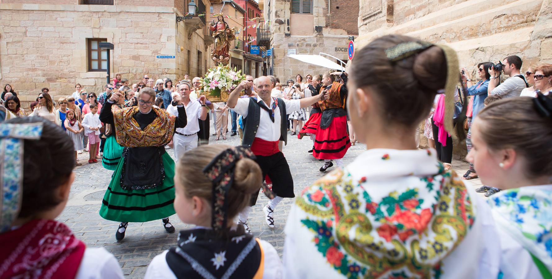 Procesión y degustaciones en Navarrete