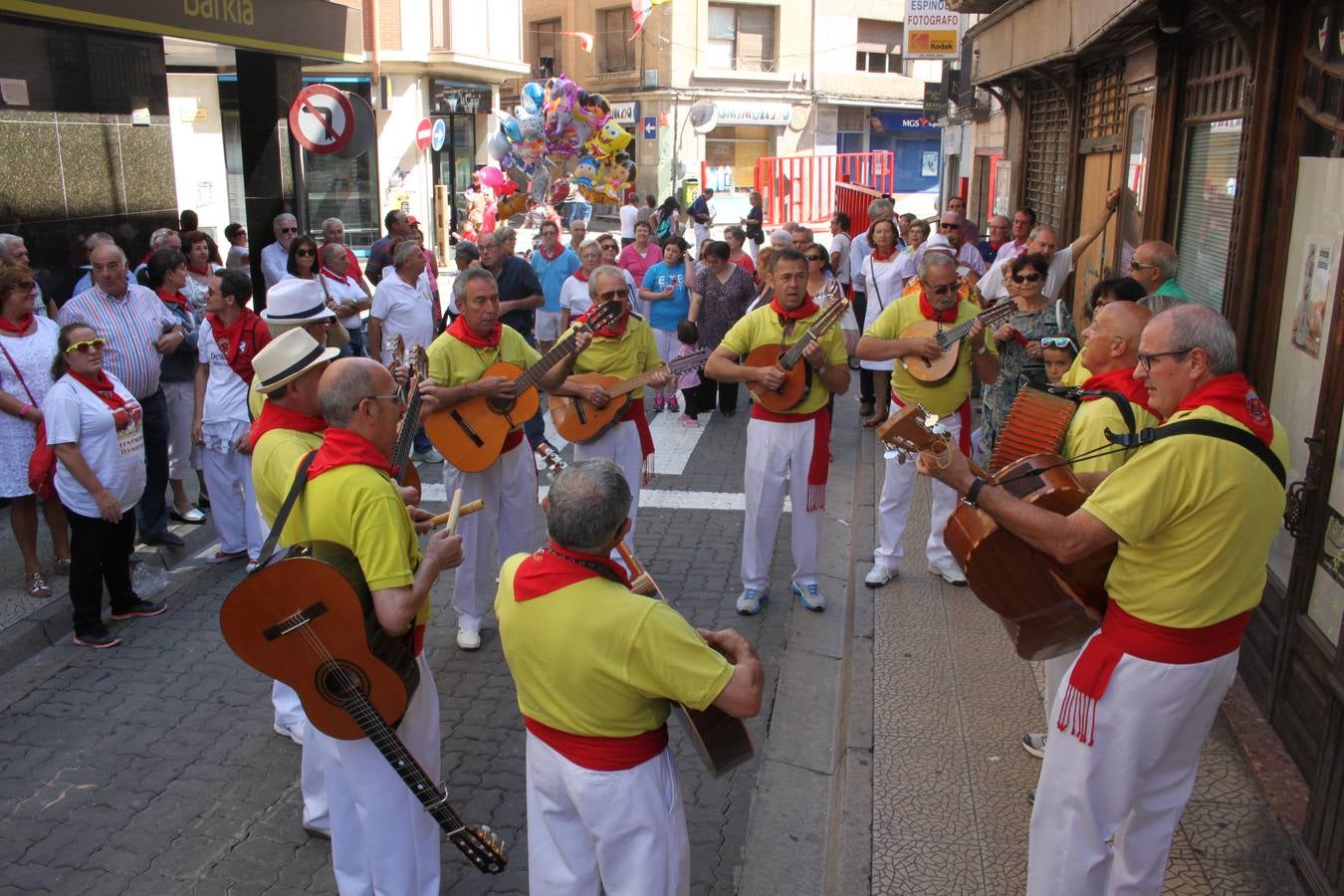 Los mayores centran el cuatro día de fiestas de Alfaro