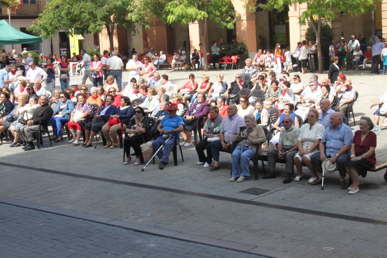 Los mayores centran el cuatro día de fiestas de Alfaro