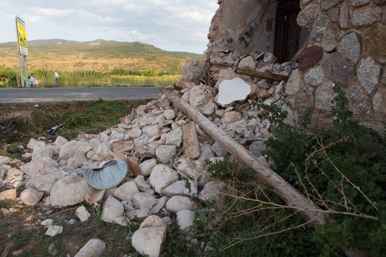 Fallece un conductor tras empotrar su vehículo contra un edificio en Baños