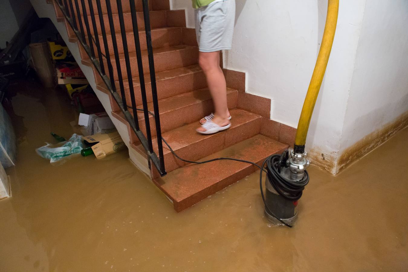 Primeras horas tras la tromba de agua de San Asensio