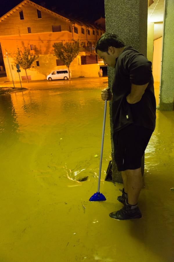 Primeras horas tras la tromba de agua de San Asensio