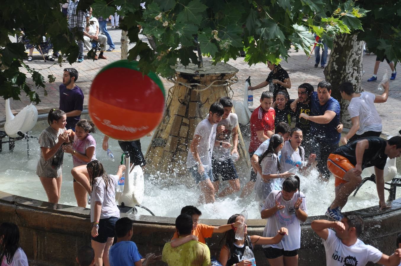 Agua para empezar las fiestas de San Vicente