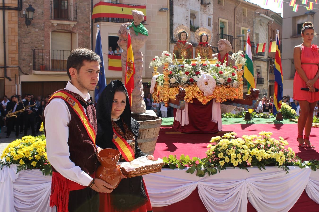 Autol, de procesión por San Adrián y Santa Natalia