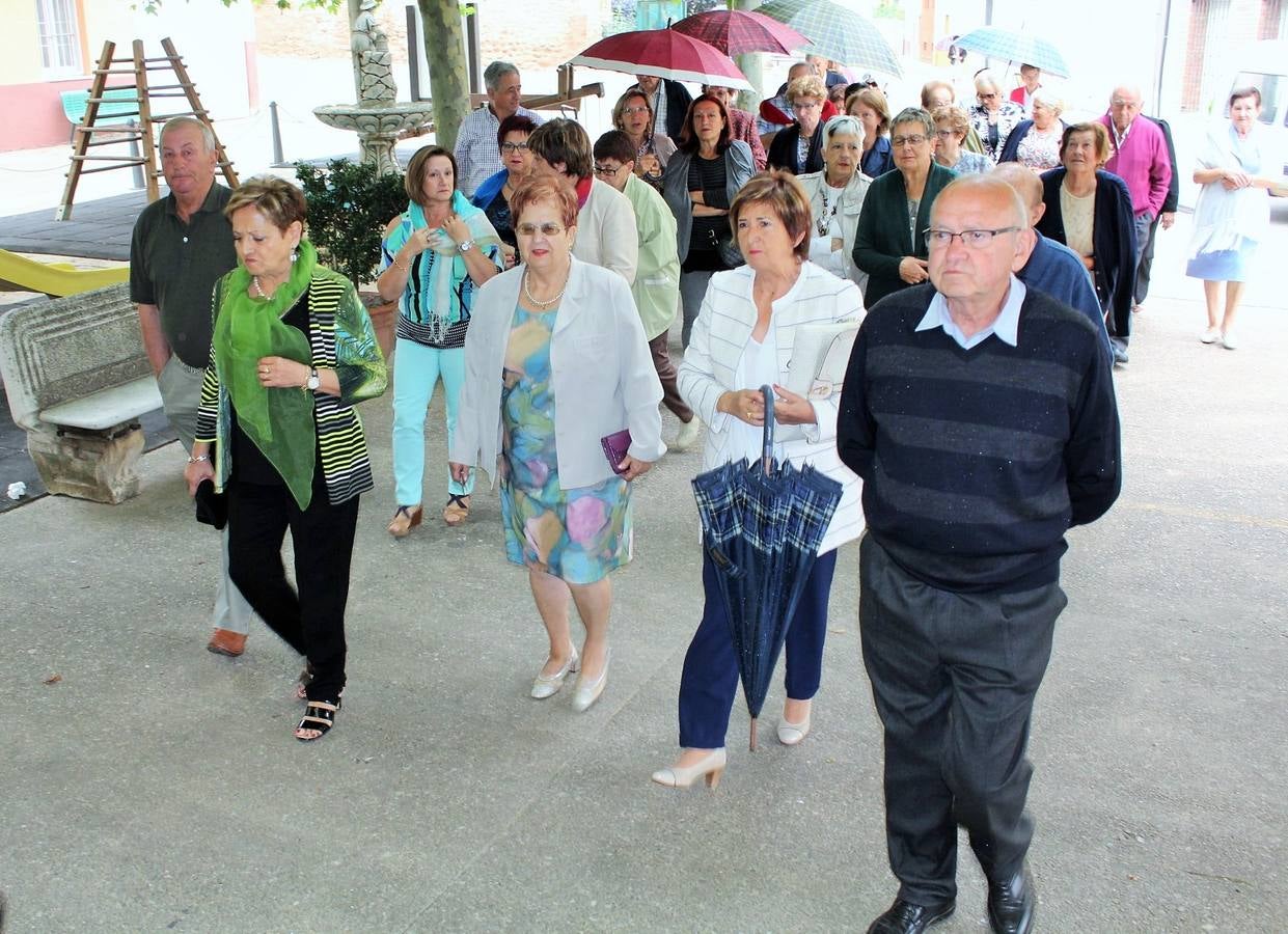 Misa y procesión en Medrano en las fiestas de la Virgen de Natividad