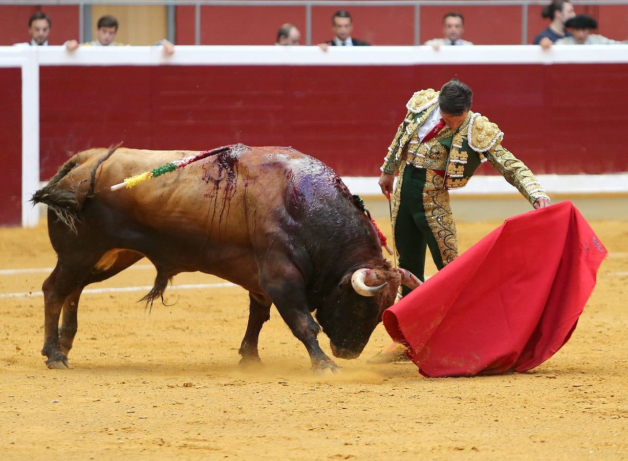 Urdiales abre la puerta grande