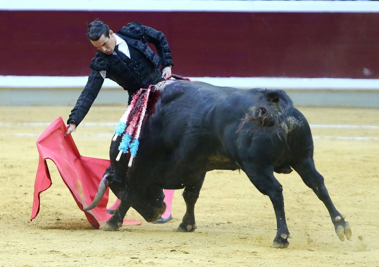 Urdiales abre la puerta grande