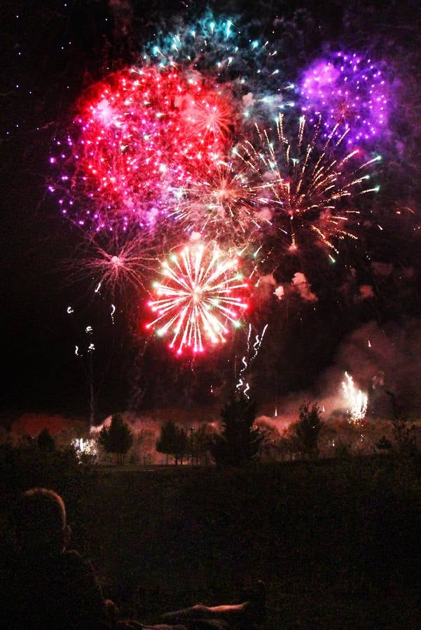 Fuegos artificiales de Pirotecnia Turis (lunes)