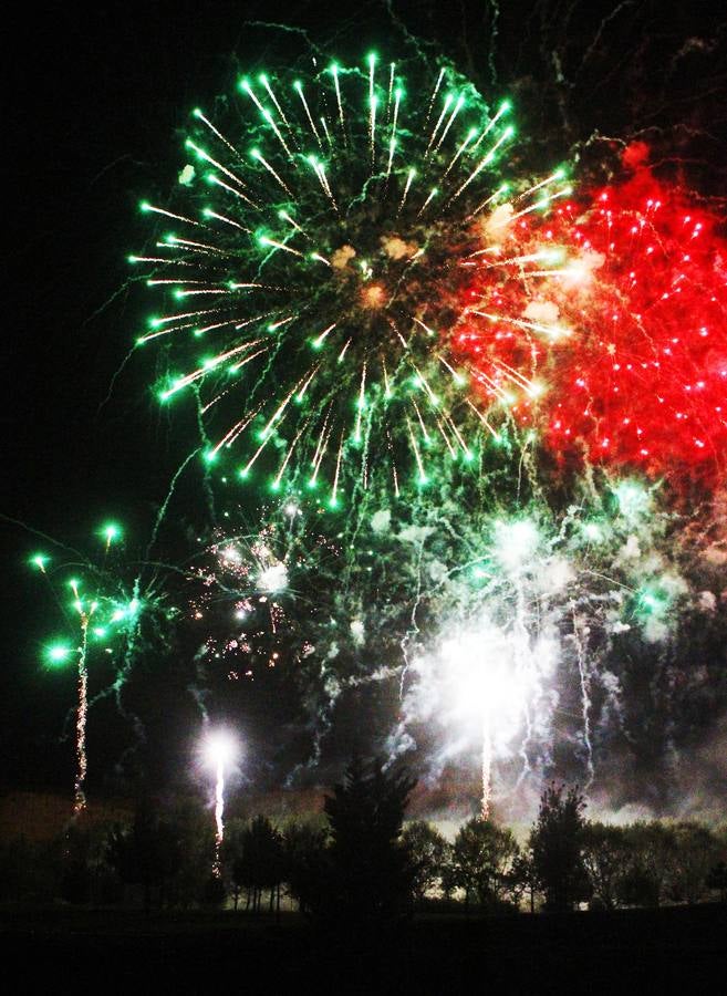 Fuegos artificiales de Pirotecnia Turis (lunes)