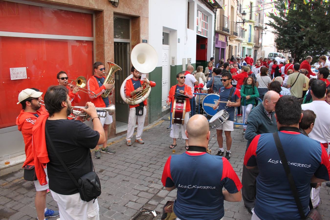 Vaquillas de juguete (y de verdad) en las fiestas de Arnedo